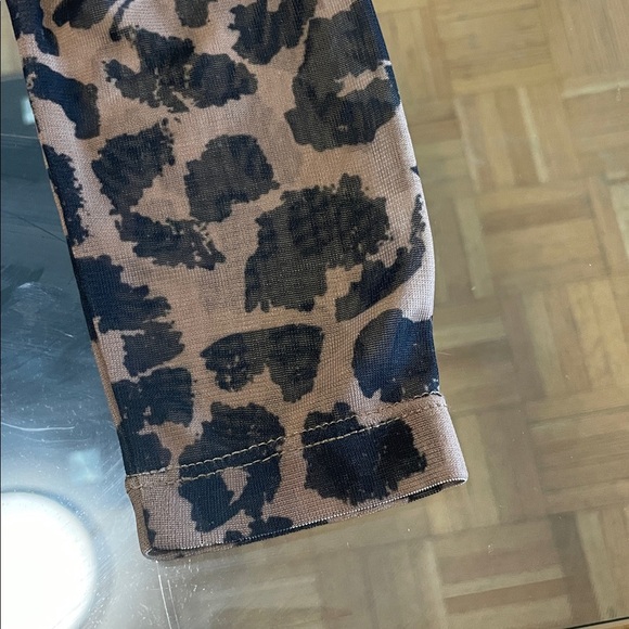 Leopard Print Long Sleeve Top - Picture 6 of 7